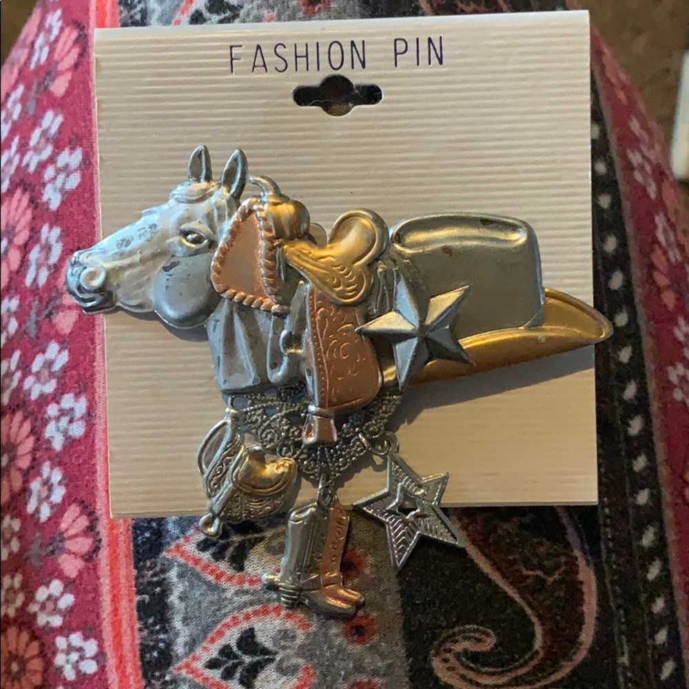 Fashion pin